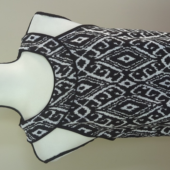 Apt.9 Flowy Summer Tunic Top L Black Red White - Picture 3 of 13